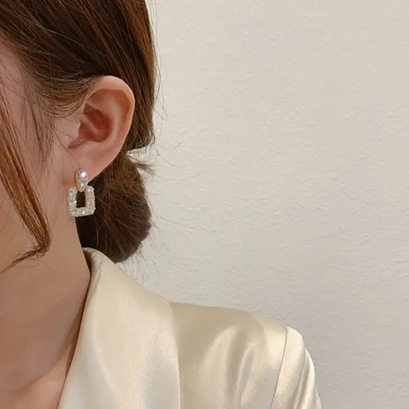 NEW Square Geometrical Diamond Gold 18k Drop Earrings - Picture 2 of 4